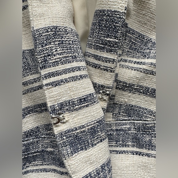 Ann Taylor LOFT Women’s Open Front Crop Blazer (Looks brand new!) - Picture 3 of 6